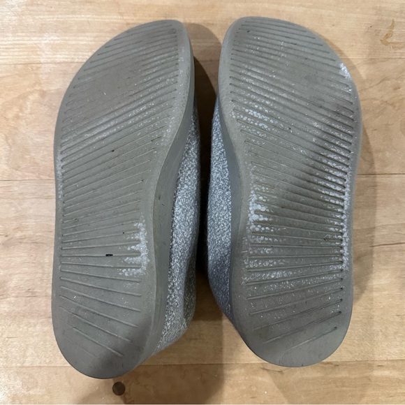 Allbirds women’s wool loungers size 8, gray shoe and sole - Picture 4 of 5